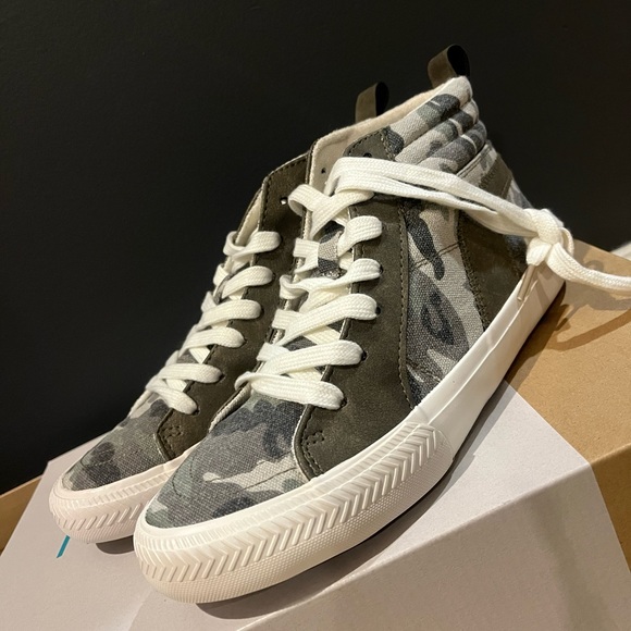 New in box Maurice’s Woman’s Sneakers. Size 8 - Picture 5 of 7